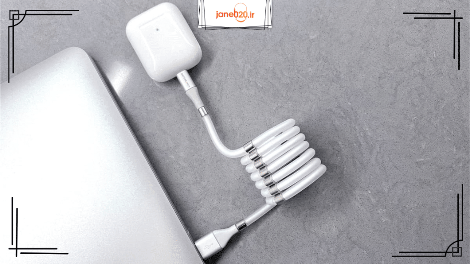 تصویری از یک کابل وصل شده به مک بوک در حال شارژ کردن ایرپاد